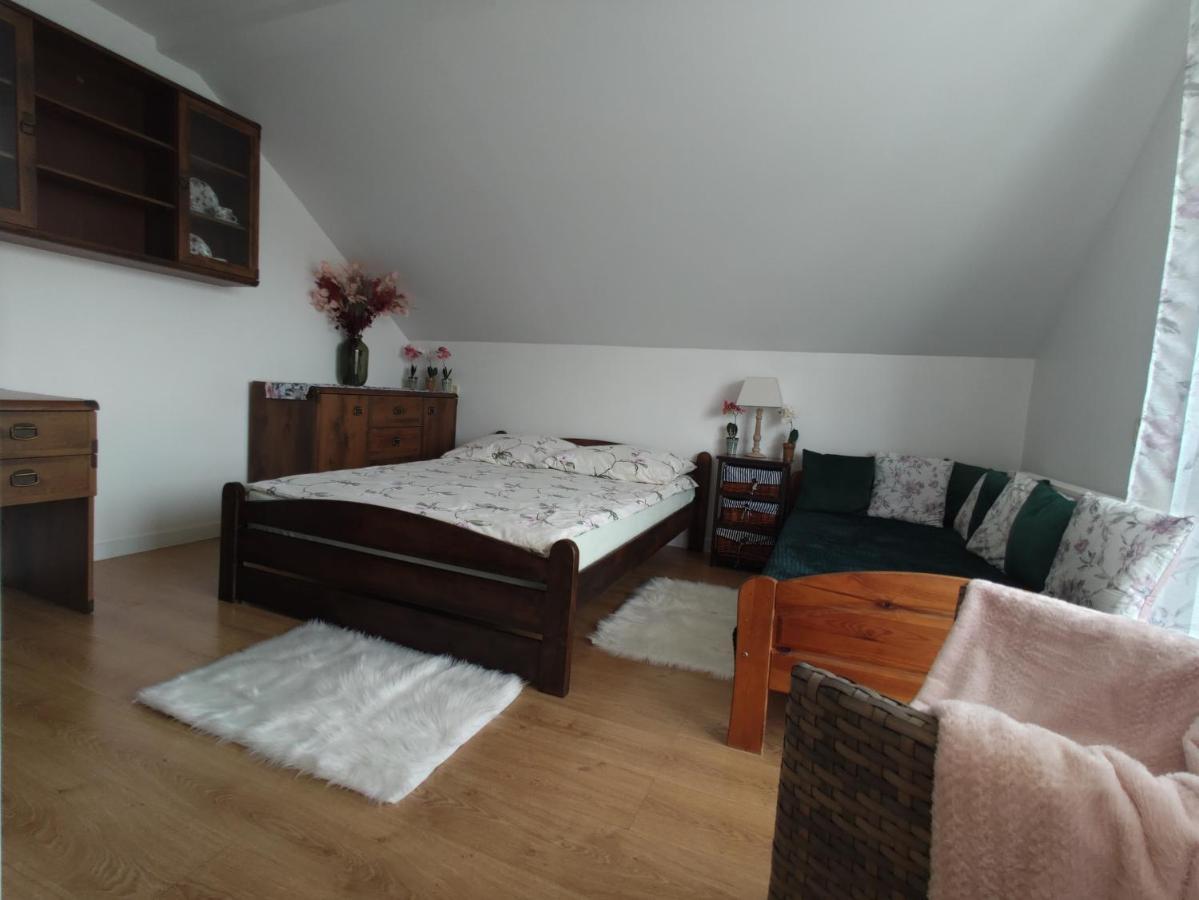 Przystanek Pod Skalkami Apartman Lesko Kültér fotó