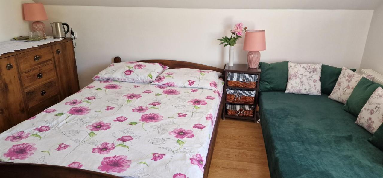 Przystanek Pod Skalkami Apartman Lesko Kültér fotó