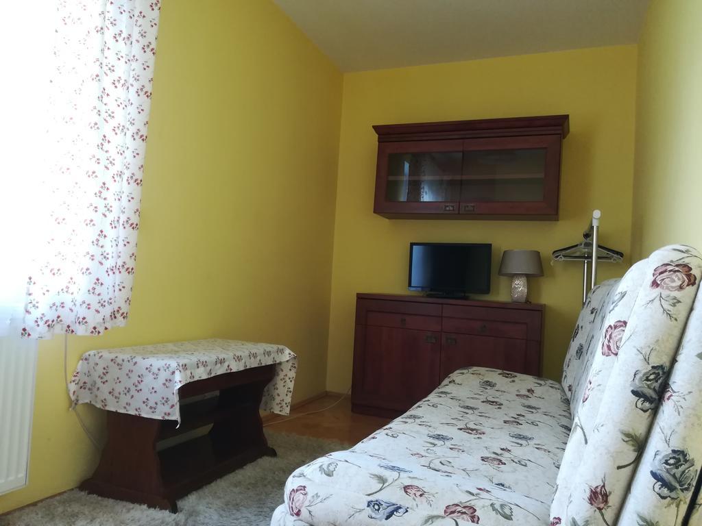 Przystanek Pod Skalkami Apartman Lesko Kültér fotó